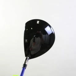 Titleist 907 D2 Driver - Right-Handed - 10.5 Degrees - Regular Flex -TaylorMade Drivers Sales 016701ed 5e3a 5d7c b8ae 885920ac3aa9