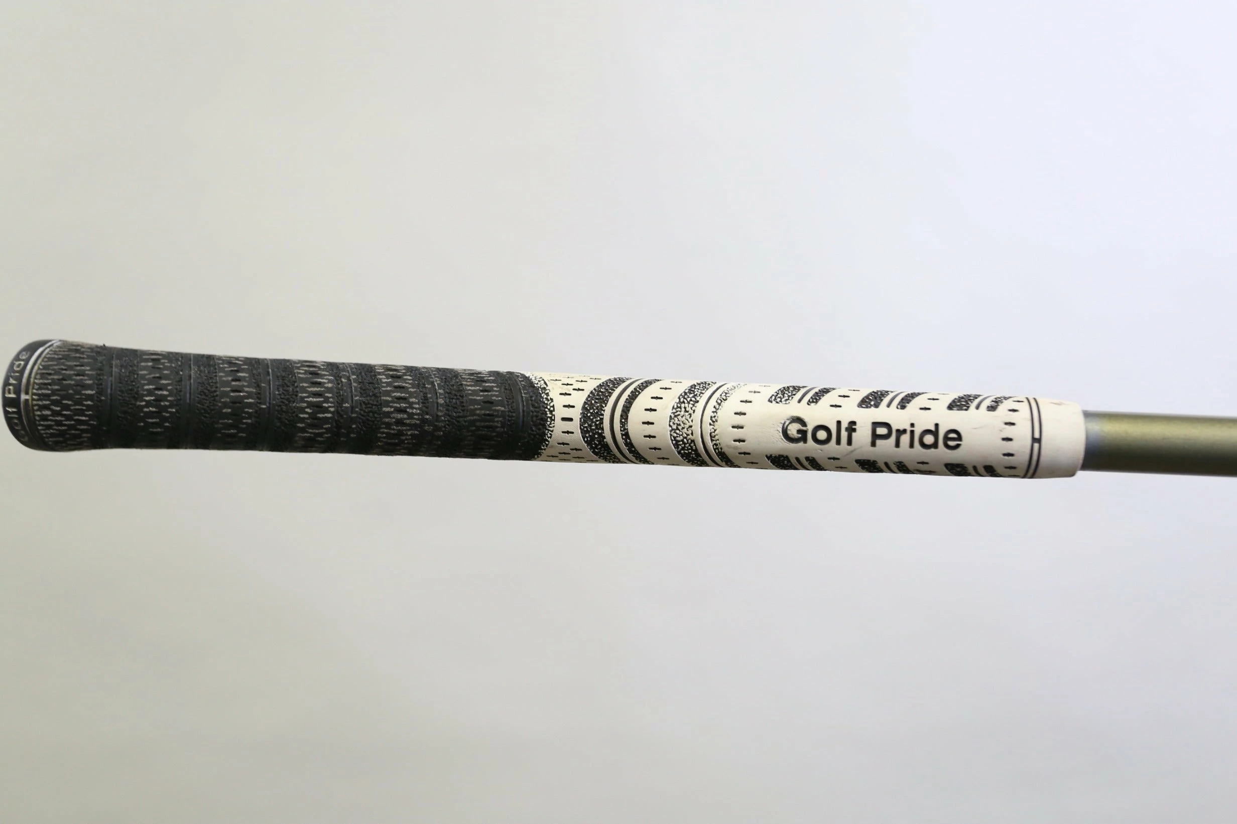 Titleist 907 D2 Driver - Right-Handed - 7.5 Degrees - Stiff Flex 11 Titleist 907 D2 Driver - Right-Handed - 7.5 Degrees - Stiff Flex - Image 9