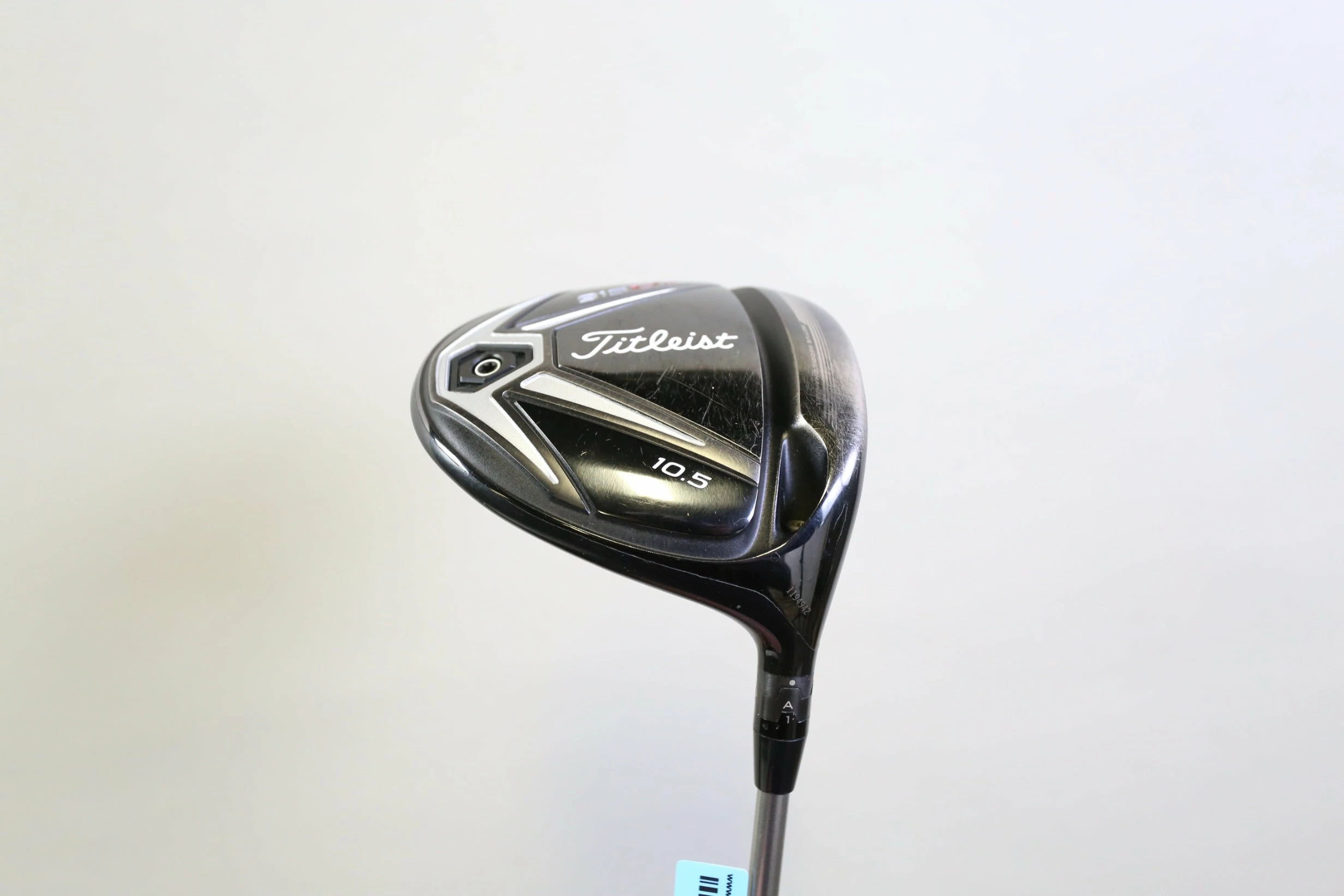 Titleist 915D2 Driver - Right-Handed - 10.5 Degrees - Stiff Flex 7 Titleist 915D2 Driver - Right-Handed - 10.5 Degrees - Stiff Flex - Image 5